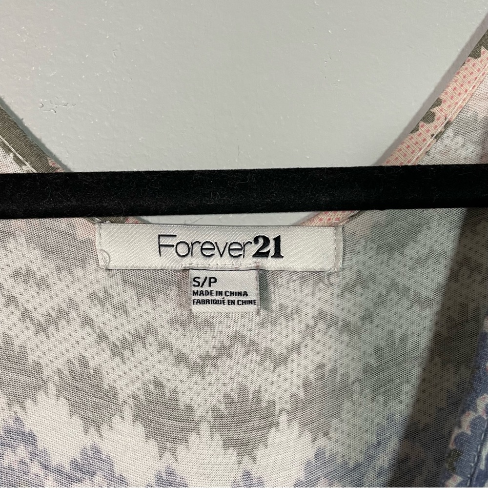 Forever 21 Aztec Patterned Flowy Crop Top Tank Top Streetwear Size Small - Picture 3 of 5